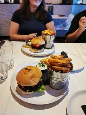 Chipotle burger at Astoria Bistro Botanique in Gatineau