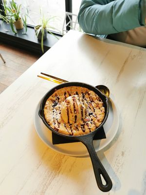 Cookie skillet at Astoria Bistro Botanique in Gatineau