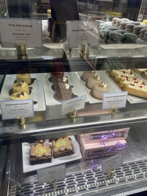 Pastry shop   at Astoria Bistro Botanique in Gatineau