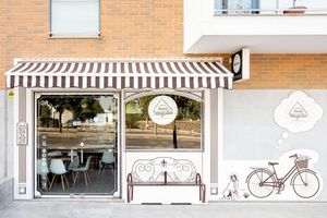 Triangular® - Hamburgueria Artesanal - Avenida Lino de Carvalho 3A, Évora at Triangular Hamburgueria in Evora