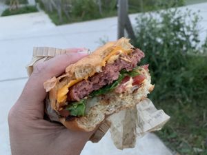 🍔  at Hank Vegan Burger - Oberkampf in Paris