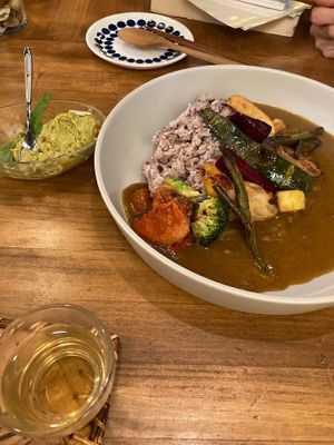 Vegan curry with guacamole (already half eaten ㅋㅋㅋ) at Aphilip - 아필립 in Seoul