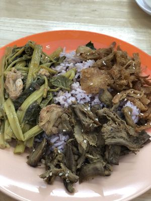 Yum  at Ming Kwan - Suthep in Chiang Mai