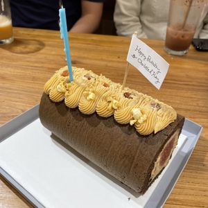 Hojicha fig roll cake  at Koke Lab in Kowloon