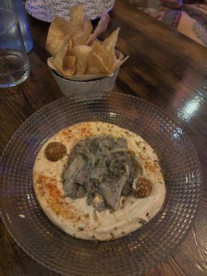 Hummus con setas  at La Greta in Valencia