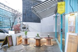 You can enjoy a nice view of Namsan Tower while seating outside at ByTOFU in Seoul