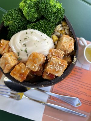 Sunrise bowl 12k - vegan mayo, baked tofu and broccoli   at ByTOFU in Seoul