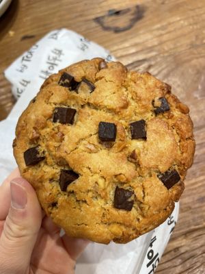 Amazing chocolate walnut cookie  at ByTOFU in Seoul