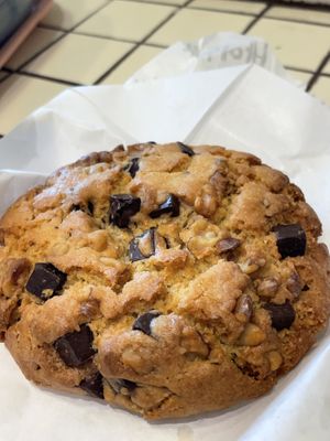 10/10 levain cookie 4.5k  at ByTOFU in Seoul