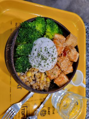 Tofu salad at ByTOFU in Seoul