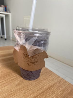 Blueberry banana smoothie   at ByTOFU in Seoul