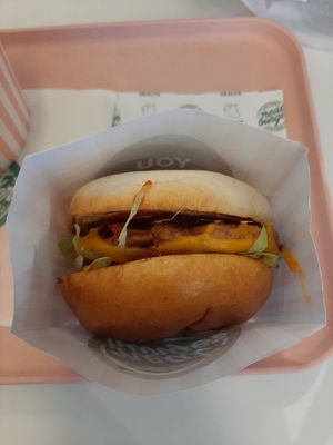 Cheeseburger at Neat - Soho in London