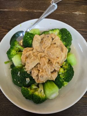 #14 Golden Knots *GF at Vegan Deadly Sins in Sacramento