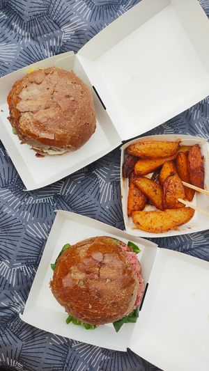Piemunteis, Mulingiano & patate at Van Ver Burger in Turin