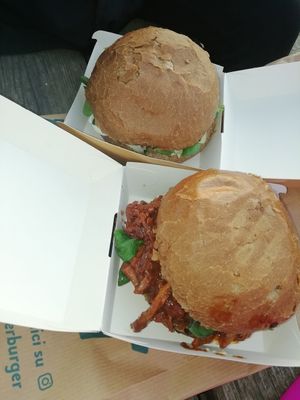Spartz (top) & Bibicù (bottom) at Van Ver Burger in Turin
