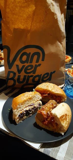  at Van Ver Burger in Turin