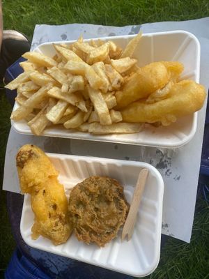 medium chips with battered "halloumi", battered tofu-sausage and a pea fritter at Lucy's Chips in Norwich