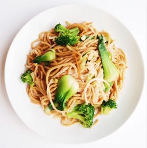 Lo Mein at Cozy Wok in Oakland