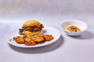 Vegins Burger Menü at Vegins in Frankfurt