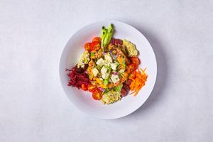 Griechischer Salat at Vegins in Frankfurt