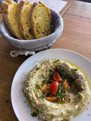 Hummus  at Vegins in Frankfurt