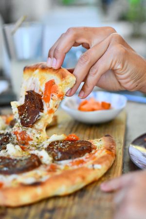 Pizza de pepperoni at Layla Restaurant Plants & Mushrooms in Puerto Morelos