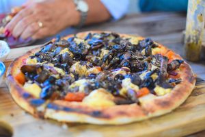 Pizza de hongos at Layla Restaurant Plants & Mushrooms in Puerto Morelos