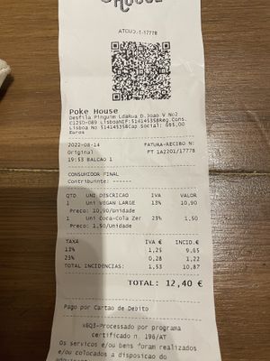 €  at Poké House in Lisbon
