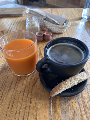 Café americano y jugo naranjas zanahoria   at Rústica in San Miguel De Allende