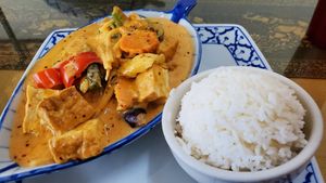 Vegan Red Tofu Curry at Tom Yum in Surprise