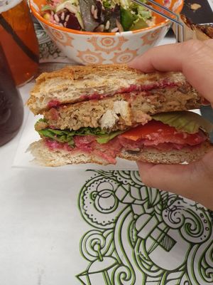 Vegan burger (beetroot mayo) at Urban Brunch Lab in Trento