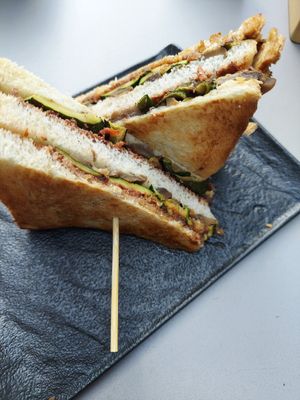 Vegan toast at Urban Brunch Lab in Trento