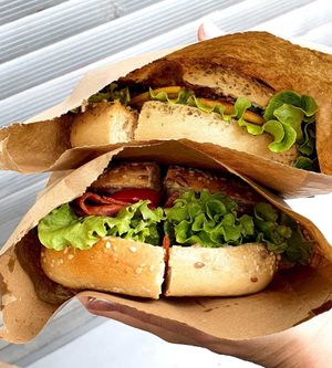 Omelette Bagel and BLT Bagel
Fresh and AMAZING at Radikalecker in Berlin