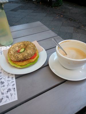 Bagel&coffee at Radikalecker in Berlin