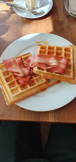 Bacon and maple syrup pancakes at Radikalecker in Berlin