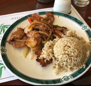 chicken in garlic sauce at Veggie Heaven in Teaneck