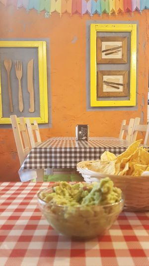 Guacamole com nachos at Tétés Burritos in Cascais