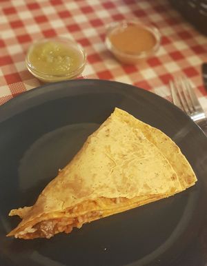 Pizzadilha de Salsicha Beyond at Tétés Burritos in Cascais