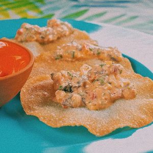 Salsa Tampico con wantan at Veggie Koi Sushi in Mexico City