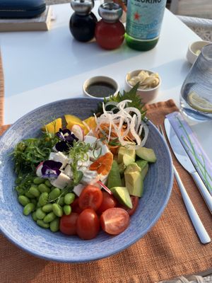 Tofu Poke Bowl from Makani restaurant   at Four Seasons Hotel in Doha