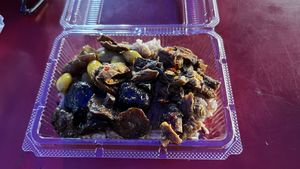 Takeaway combo  at Youta Vegetarian Food in Bangkok