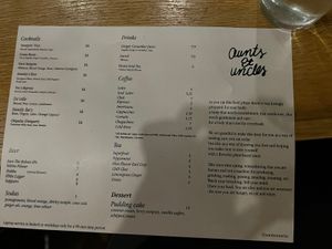 Drinks  at Aunts et Uncles in Brooklyn