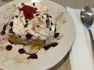 Pudding cake at Aunts et Uncles in Brooklyn