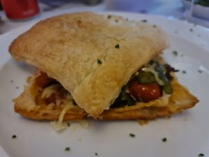 Roasted red pepper, asparagus, tomato and vegan mozzarella tartlet at Patio de la Fuente in Calpe