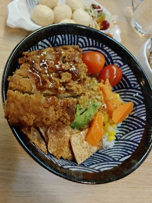 Nice to look and nice to eat at Green by choice 我行我素 - Hougang Green Mall in Northeast Singapore