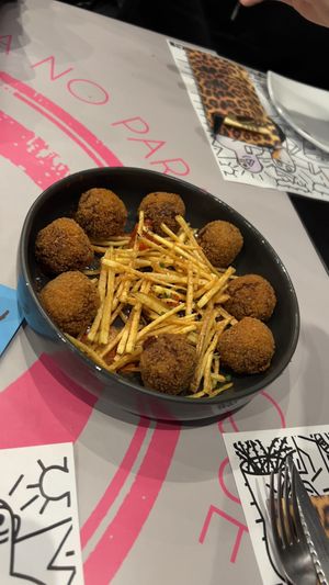 Croquetas shiitake thai  at Mahara in A Coruna