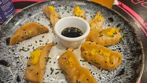 Gyozas de verduritas at Mahara in A Coruna
