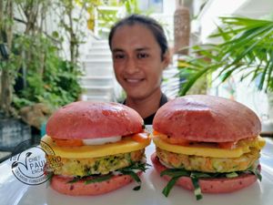 Hamburguesa coral at Coral Restaurante in Cozumel