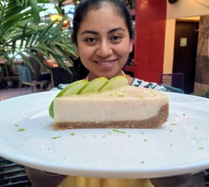 Pie de limón a base de nuez de la india at Coral Restaurante in Cozumel