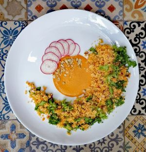 Ensalada de cucus con quinoa, lechuga escarola y pipian at Coral Restaurante in Cozumel